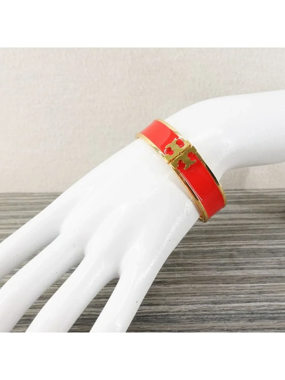 Tory Burch Enameled Kira Logo Hinged Bracelet Gold/ Red OS